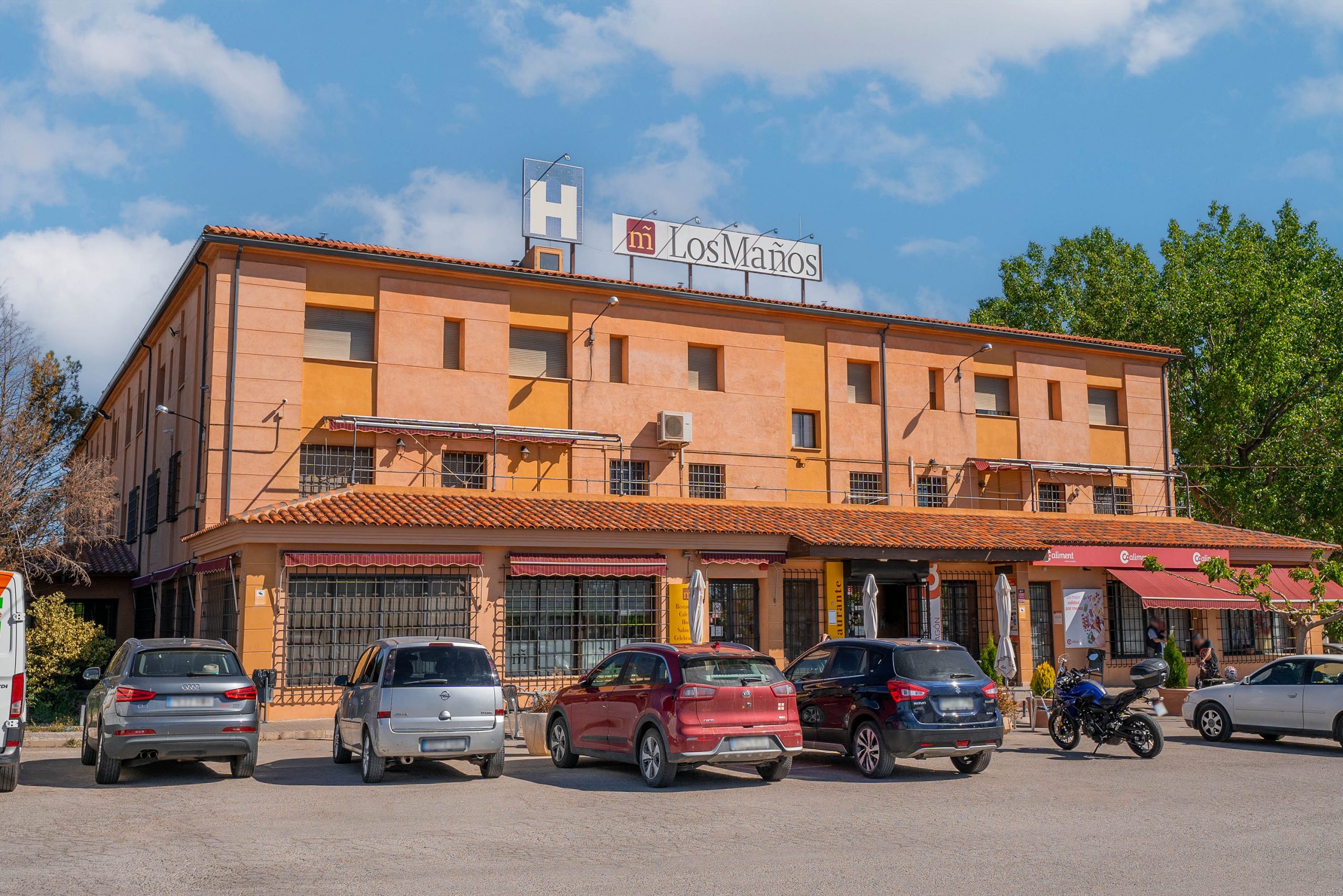 Los Maños - foto exterior