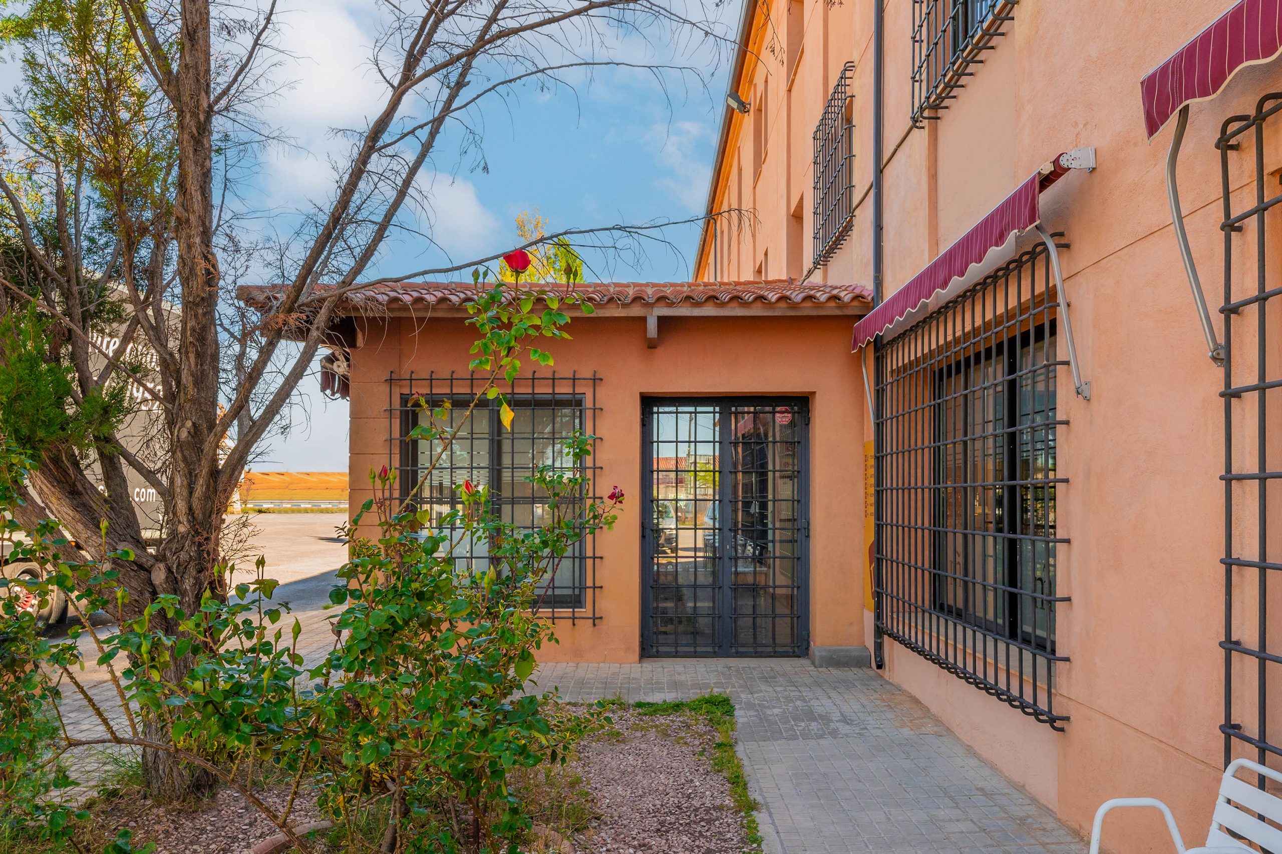 Los Maños - foto exterior